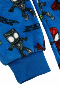 Maglia da pigiama in pile blu con Spider-Man e altri personaggi, caratterizzata da una texture morbida e polsini blu elasticizzati.