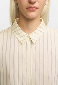 Soft Rebels STRIPED - Gombos blúz - striped black and arctic wolf