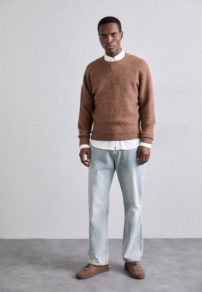 Filippa K FLUFFY HAMMER SLEEVE - Džemper - mocha