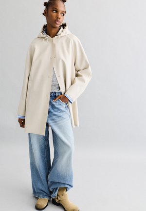 LONG RUBBERISED - RAINCOAT - Parkatakki - beige