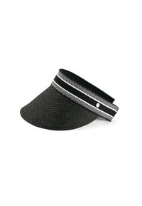 Czarny słomkowy daszek z szerokim rondem, ozdobiony czarno-białą wstążką na dole oraz małym srebrnym logotypem.