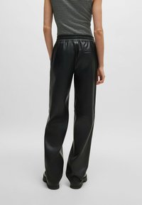 HUGO Lederhose - black one