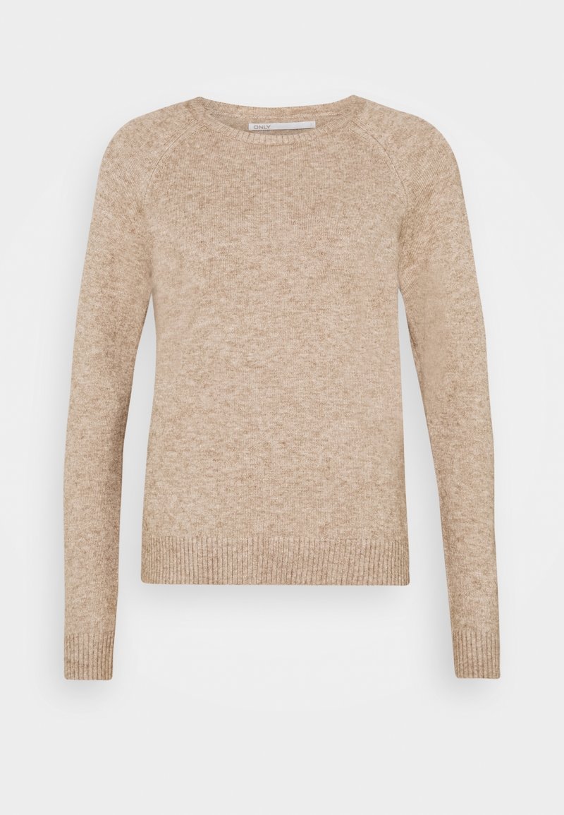 Pull beige à manches longues en maille, avec col rond et poignets et ourlet côtelés, présenté sur un fond blanc uni.