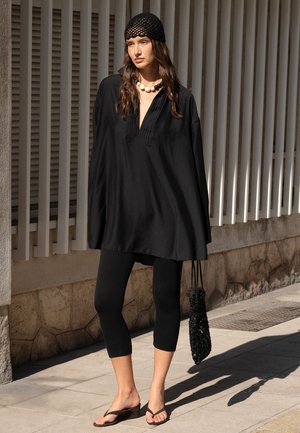 NA-KD Tunika - black