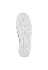 Semelle de chaussure en caoutchouc blanc avec des motifs texturés et des rainures, présentant un logo circulaire au centre et un motif de semelle en forme de feuille.