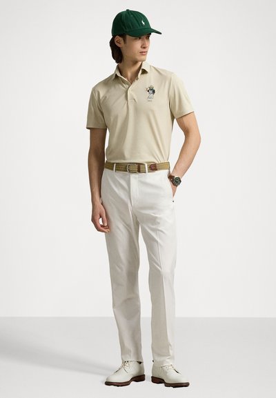 Polo Ralph Lauren TAILORED FIT BEAR PERFORMANCE POLO SHIRT - Pólóing - basic sand