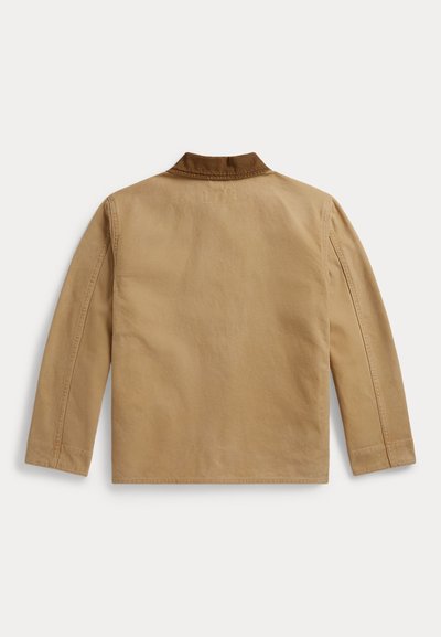 Chaqueta beige de manga larga con cuello de pana marrón, diseño sencillo en la espalda y costuras visibles en las mangas y el dobladillo.