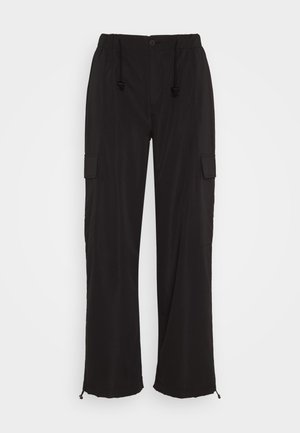 ONLY, ONLCELIA PARACHUTE - Pantalones cargo - black