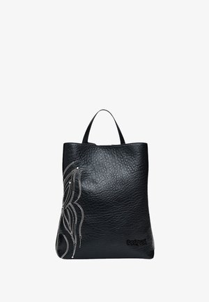 Schwarze Leder-Tote mit strukturiertem Oberflächen, verziert mit gestickten silbernen Designs und einem kleinen Logo auf der Vorderseite. Zwei Griffe oben zum Tragen.