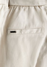 Thumbnail Image 6
