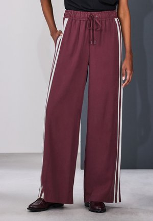 Next, REGULAR FIT - WIDE LEG SIDE STRIPE - Jogginghose - burgundy red