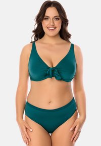 Teal bikini szett, amely tartalmaz egy bralette fazonú toppot középen masnis részlettel és magas derekú alsó résszel, sima, rugalmas anyagból készült.