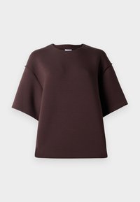 Barna, oversized póló, sima anyagból készült, kerek nyakkivágással és rövid, doboz alakú ujjal. Egyszerű, minta és díszítés nélküli dizájn.