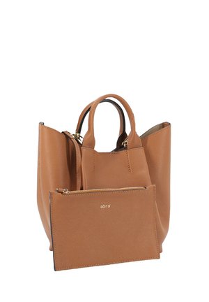 Braune Lederhandtasche mit zwei Griffen und passender abnehmbarer Reißverschlusstasche mit goldfarbenen Beschlägen.