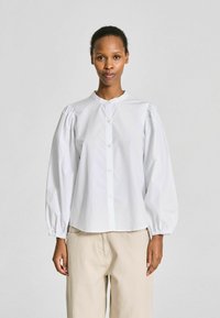 Επιλέχθηκε, white