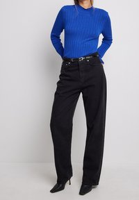 NA-KD Strickpullover - blue