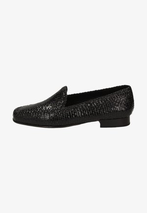 Schwarze Slipper aus strukturiertem Material mit niedrigem Absatz und Slip-On-Design. Die Oberfläche hat ein gewebtes Muster für zusätzlichen Detailreichtum.