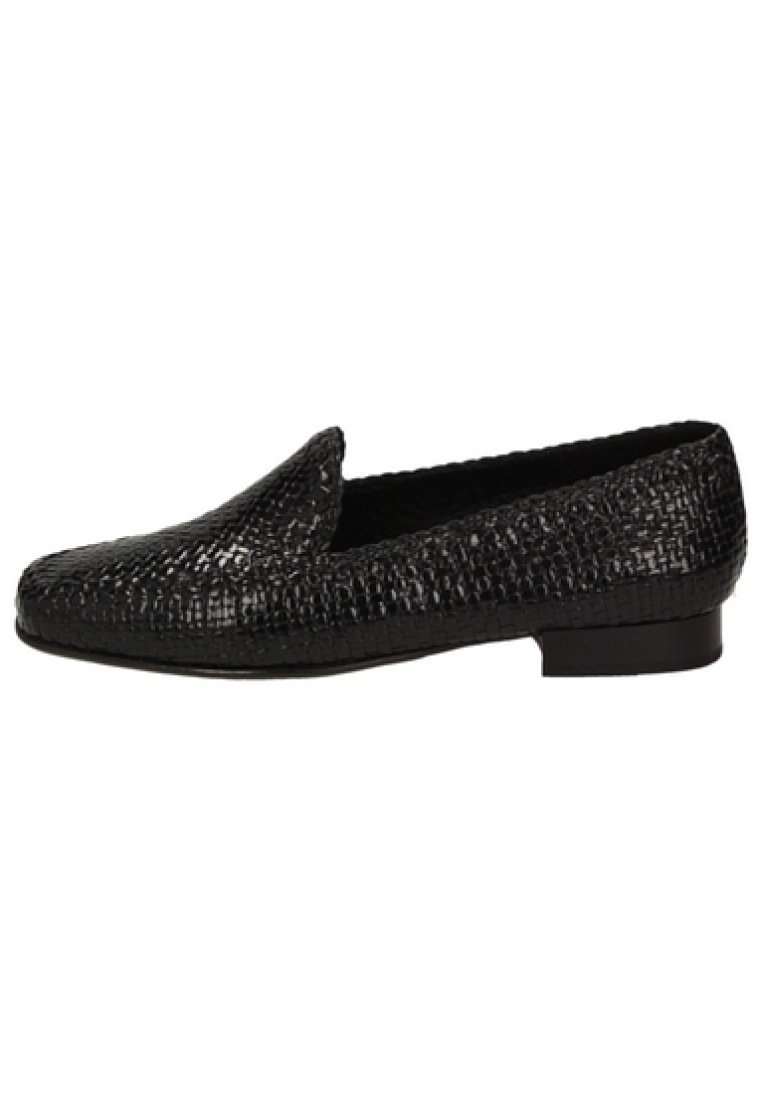 Schwarze Slipper aus strukturiertem Material mit niedrigem Absatz und Slip-On-Design. Die Oberfläche hat ein gewebtes Muster für zusätzlichen Detailreichtum.