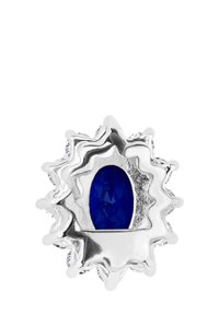 Srebrny wisiorek z fakturowanym wzorem w kształcie promieni słonecznych otaczającym owalny niebieski kamień. Odbijająca się powierzchnia podkreśla wizualną głębię i detale.