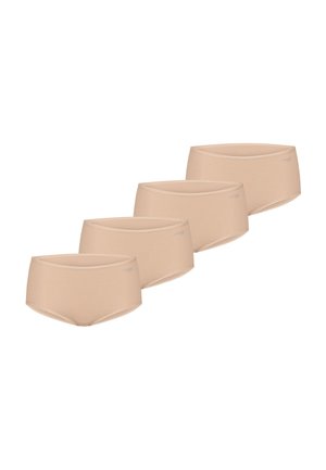 Vier beige naadloze damesonderbroeken in hipsterstijl, diagonaal gerangschikt op een witte achtergrond.
