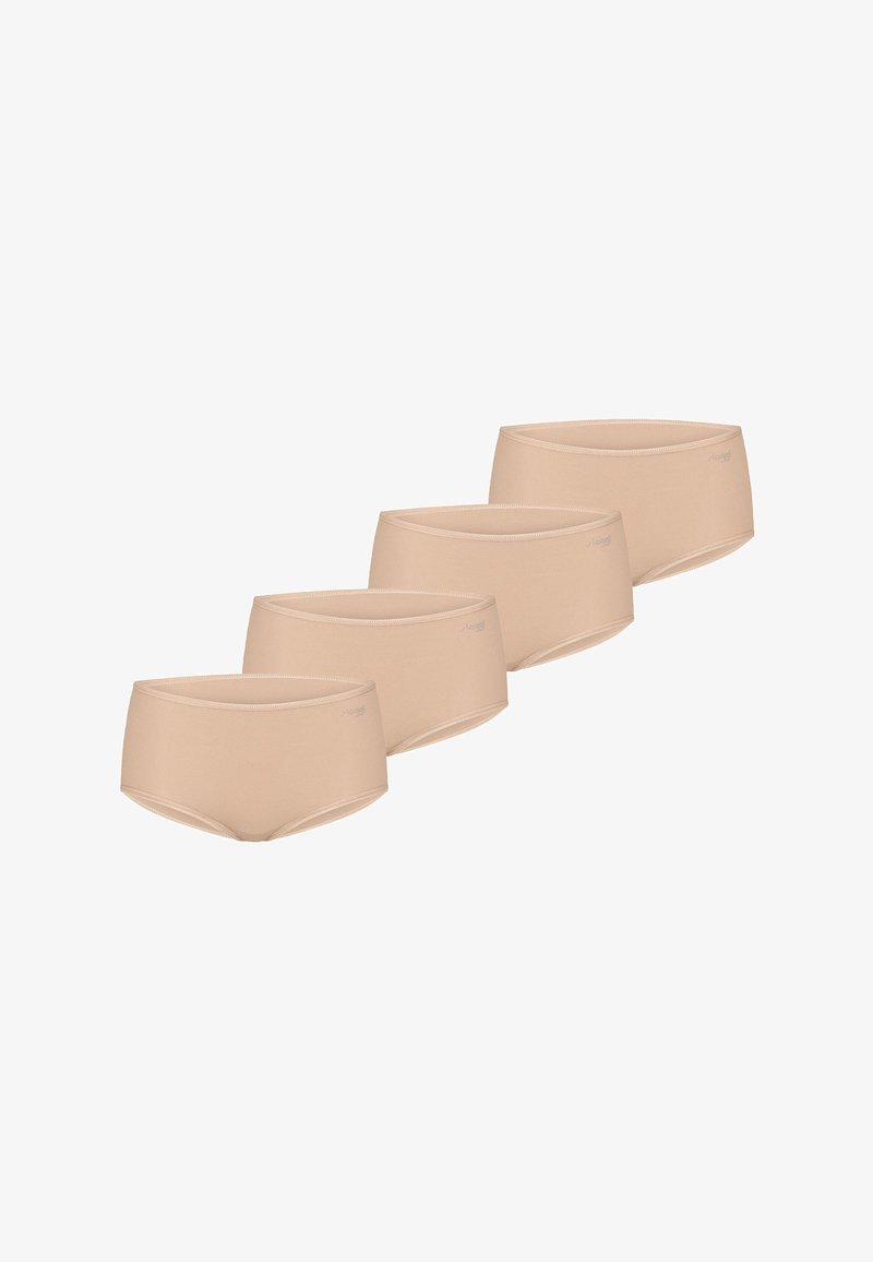 Quatre culottes pour femmes de style hipster beiges sans coutures disposées en diagonale sur un fond blanc.