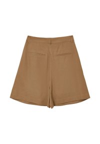 Shorts en lin marron au design ajusté, avec une taille plate, deux poches arrière et une coupe large. Texture lisse avec un tissage subtil.