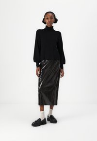 VILA VIAMANDA TURTLE NECK  - Pulóver - black