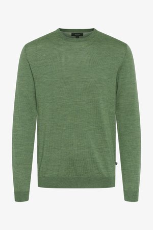 Pulover verde cu mâneci lungi și gât rotund, realizat dintr-un material moale. Prezintă o textură netedă și un design minimalist, cu o etichetă mică cu siglă.