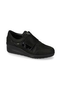 Scarpa ortopedica nera con cinturino a velcro, mix di materiali texturizzati e lisci, suola imbottita, tacco basso a cuneo.
