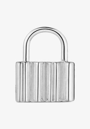 Candado metálico plateado con ranuras verticales en el cuerpo y un arco liso y redondeado en posición de cerrado.