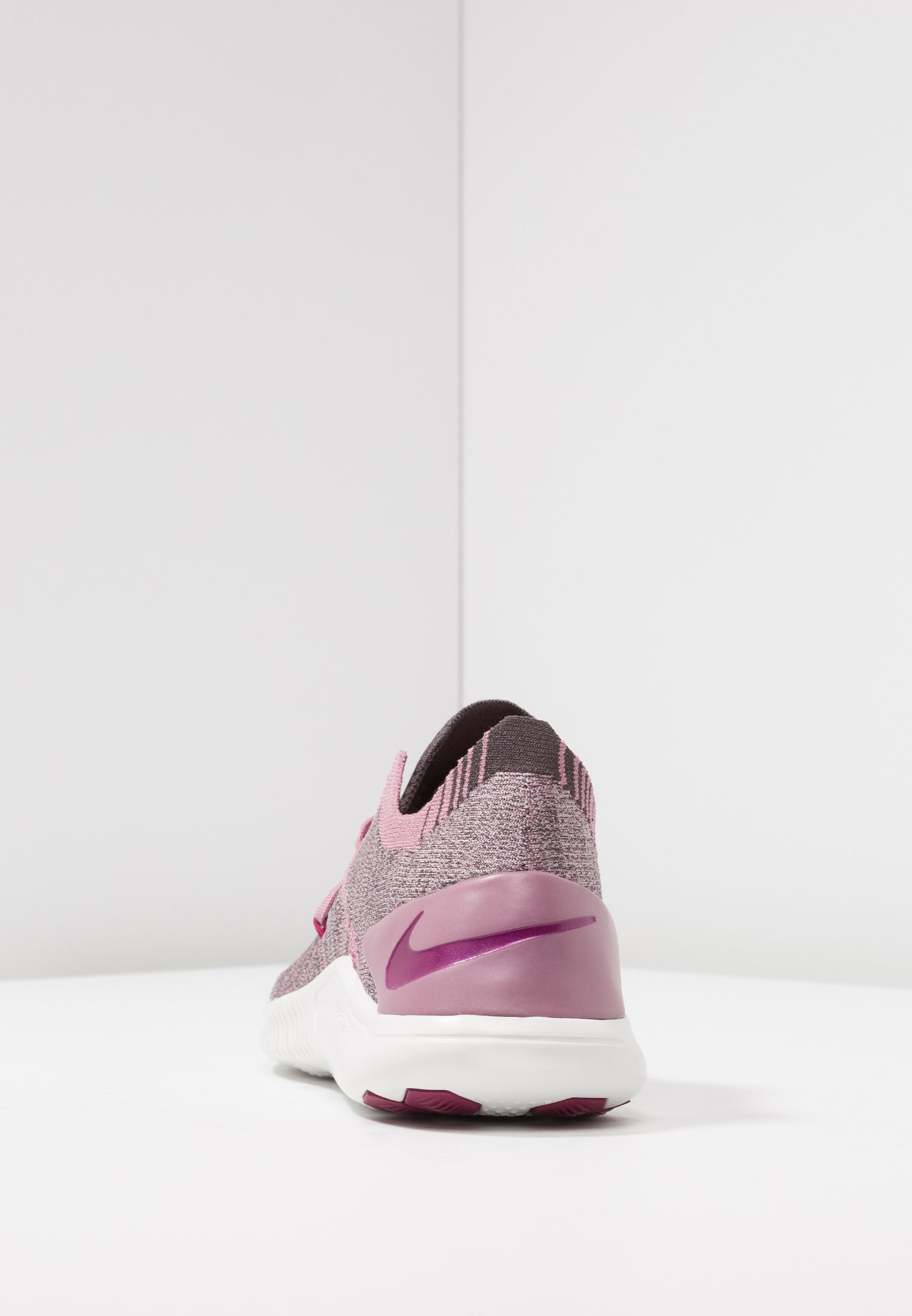 nike performance free tr flyknit