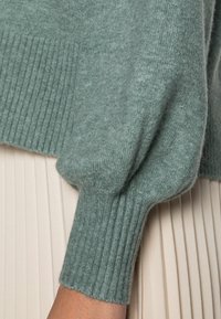 Esprit Sweter