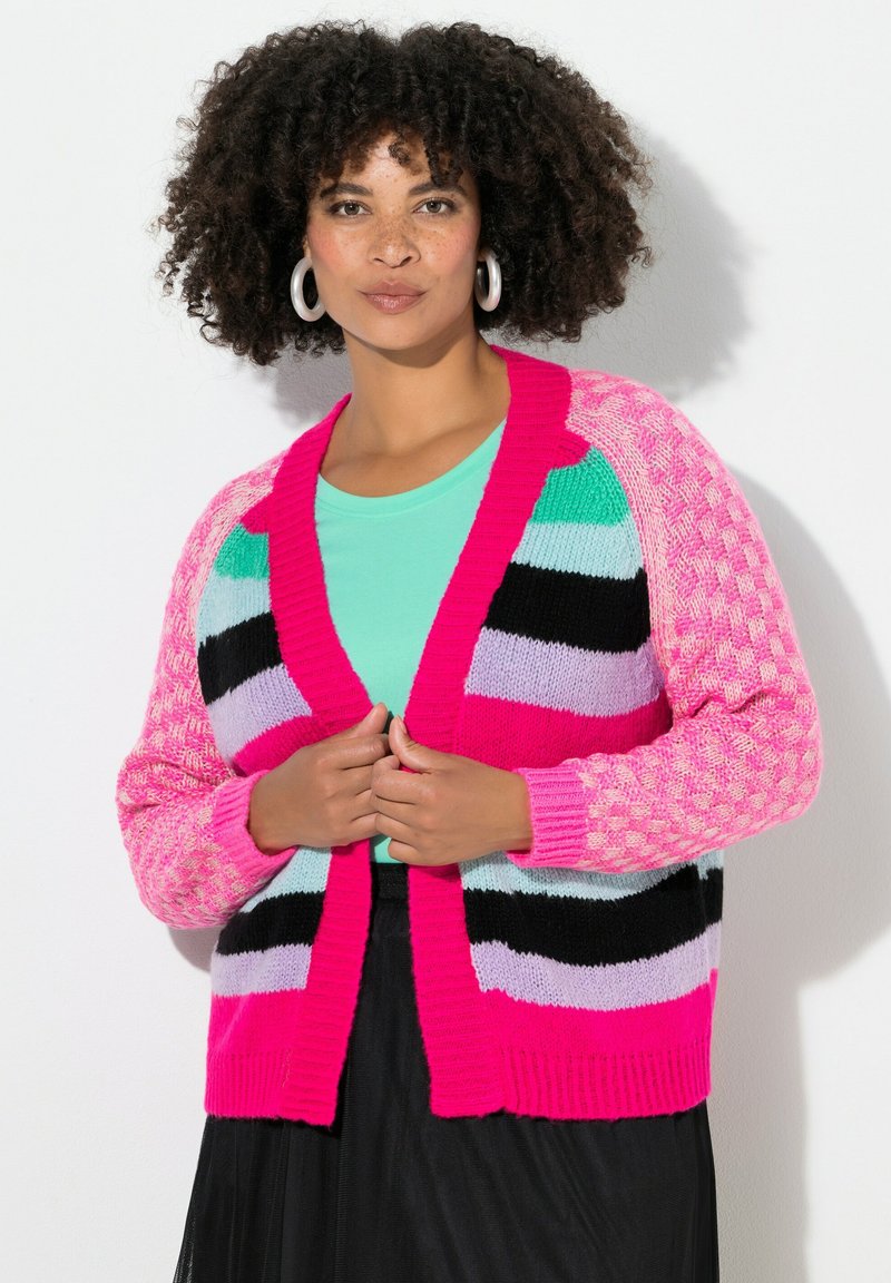 Gebreide cardigan met opvallende roze, zwarte, groene en lavendelkleurige strepen. Gestructureerde mouwen met een patroon, open voorkant en geribbelde afwerking.