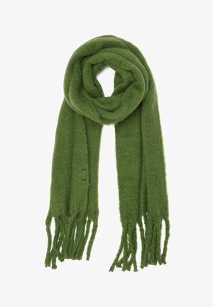 Sciarpa verde di lana con una finitura morbida e testurizzata. Presenta bordi sfrangiati ed è avvolta a spirale.