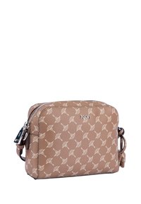 Borsa a tracolla color sabbia realizzata in materiale sintetico texturizzato, con un delicato motivo bianco, accessori in argento e chiusura a zip.