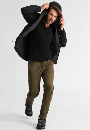QUEST INSULATED JACKET - Kurtka zimowa - black