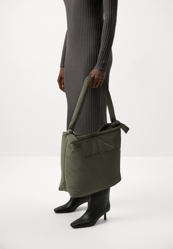 ICON CROSSBODY KEY - Tote bag - mulled basil