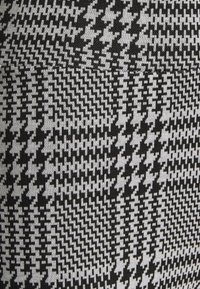 ONLY Petite Leggings - Byxor - black