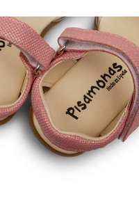 Pisamonas GRABADA - Sandals - rosa