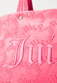 Juicy Couture IRIS BAG UNISEX - Τσάντα χειρός - hot pink