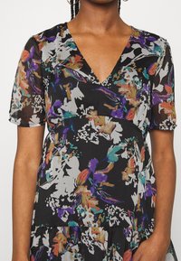 Vero Moda Petite VMKAYA V NECK SHORT DRESS - Vestido de dia - black