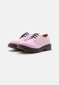 Dr. Martens 1461 - Sapatos de atacadores - pale pink lamper