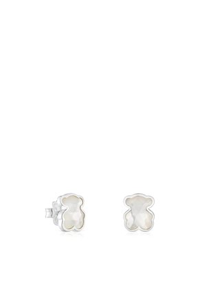 Orecchini a bottone a forma di orso in argento, con un'inserzione sfaccettata in madreperla. Bordi lisci con una finitura lucida. Design minimalista.