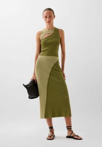 Scalpers Top - khaki