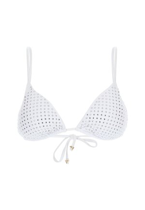 Fehér háromszög bikini felső ezüst szegecsekkel, állítható pántokkal és hátul megkötős zárással, fémes háromszög díszítésekkel.