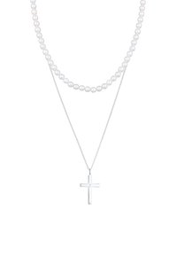 Gestapeltes Halsband mit einer Reihe von weißen Perlen und einem silbernen Kreuzanhänger an einer feinen Kette, das ein elegantes und minimalistisches Design hervorhebt.