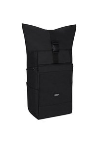 Zaino roll-top nero realizzato in un tessuto resistente, con tracolla regolabile, tasca frontale con zip e un design minimalista. Presenta un dettaglio del logo.