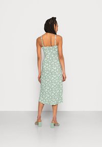 Hollister Co. BEST IS BACK - Vestido de dia - green floral