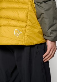 Norrøna FALKETIND HOOD - Dunjakker - golden palm