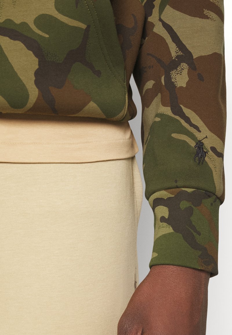 Polo Ralph Lauren LONG SLEEVE - Hoodie - british elmwood camo/dark green -  Zalando.de
